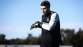 Rui Silva já foi inscrito pelo Sporting na Liga: novo número e luta pela baliza nos Arcos