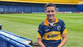 «Olha que te magoas»: Loucura na chegada de Herrera a Buenos Aires