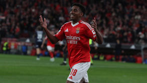 Nova locomotiva de três carruagens