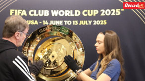 Assim se transforma o troféu do Mundial de Clubes: centenas rumam à Luz para ver o 'caneco' futurista