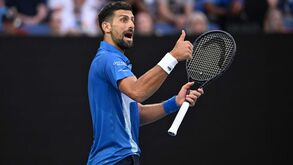 Djokovic e Alcaraz marcam encontro nos quartos de final do Open da Austrália