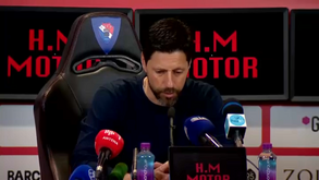 «Lance estranho...»: tudo o que Vítor Bruno disse na conferência de 4 minutos após derrota em Barcelos