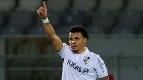 Saídas confirmadas: Kaio César e Manu Silva não treinaram com o plantel do V. Guimarães