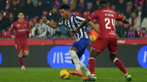 Reunião de Villas-Boas com o grupo de madrugada: Namaso visado pelo lance do 2-1 em Barcelos