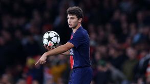 João Neves volta a falar da saída do Benfica para o PSG: «Sou tão jovem que nem tenho noção do dinheiro»