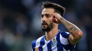 Fábio Vieira seguro no FC Porto