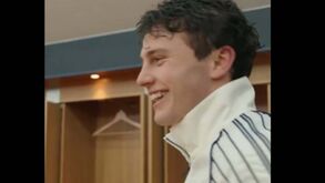 Euforia no balneário do PSG com João Neves após vitória diante do Man. City: «MVP, MVP...»