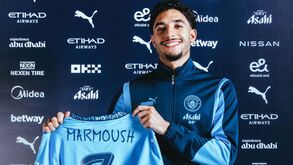 Omar Marmoush assina pelo Manchester City