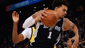 Com Wembanyama em grande, Spurs vencem Pacers no primeiro de dois jogos em Paris