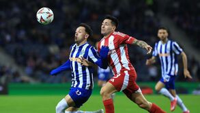 Pepê provocou reações distintas durante o jogo com o Olympiacos