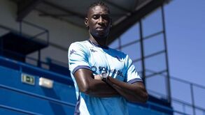 Momo Mbaye renova com o Vizela até 2026
