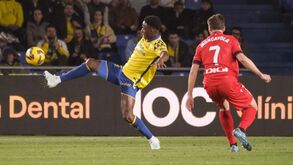 Dário Essugo expulso no empate do Las Palmas frente ao Osasuna