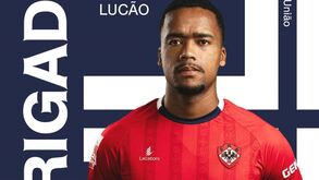 Oliveirense oficializa a saída de Lucão