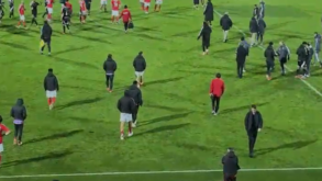 “Palhaços joguem à bola
