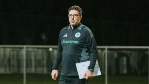 Panathinaikos de Rui Vitória trava líder Olympiacos