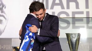 As melhores imagens da apresentação de Martín Anselmi como novo treinador do FC Porto