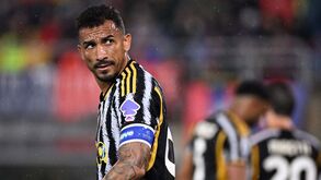 Danilo rescinde contrato com a Juventus