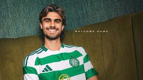 Jota regressa ao Celtic com um contrato de cinco épocas e meia