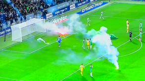 Jogo de adversário do FC Porto na Liga Europa interrompido ao intervalo por ordem da polícia