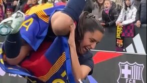 Estrela da festa: Kika Nazareth festeja primeiro título no Barcelona bem ao seu estilo 