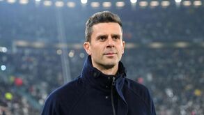 Elogios ao Benfica, os portugueses da Juventus e António Silva: Thiago Motta antevê jogo da Champions