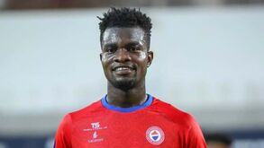 Semeu Commey é o eleito para substituir Tiago Gabriel na defesa do E. Amadora