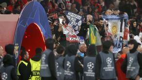 Incidentes no Benfica-Barcelona sem investigação da UEFA