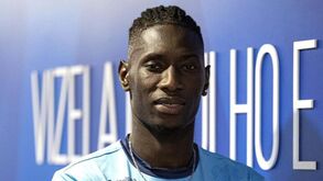 Vizela empresta Miguel Tavares e Momo Mbaye à Academia de Puerto Cabello