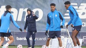 Anselmi muito interventivo e Galeno bem-disposto: as imagens do treino do FC Porto antes da partida para a Sérvia