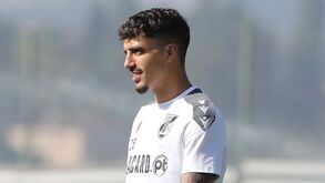 Zé Carlos a caminho do Farense por empréstimo do V. Guimarães