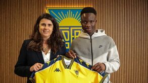 Isnaba Mané reforça ataque do Estoril