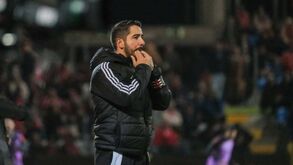 Casa Pia e João Pereira multados por treinador dar instruções de pé contra o Benfica