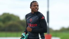 Notícia Record: Tyrell Malacia é o alvo do Benfica para a lateral esquerda
