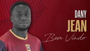 Extremo internacional haitiano reforça Torreense