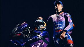 Aí está a nova moto de Miguel Oliveira: Prima Pramac apresenta a Yamaha YZR-M1 para 2025