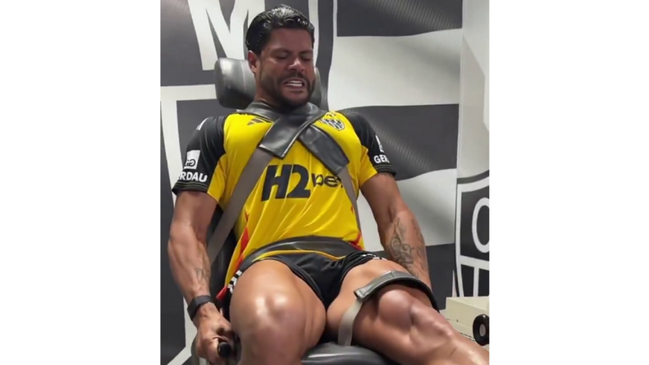 Extremo brasileiro volta a impressionar pelo poderio físico