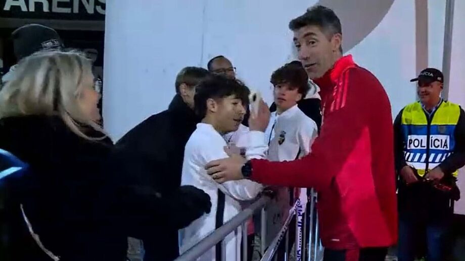 Adeptos do Benfica pedem a Bruno Lage um avançado que marque golos e o técnico reage: «Não é a mim que tem de pedir isso»