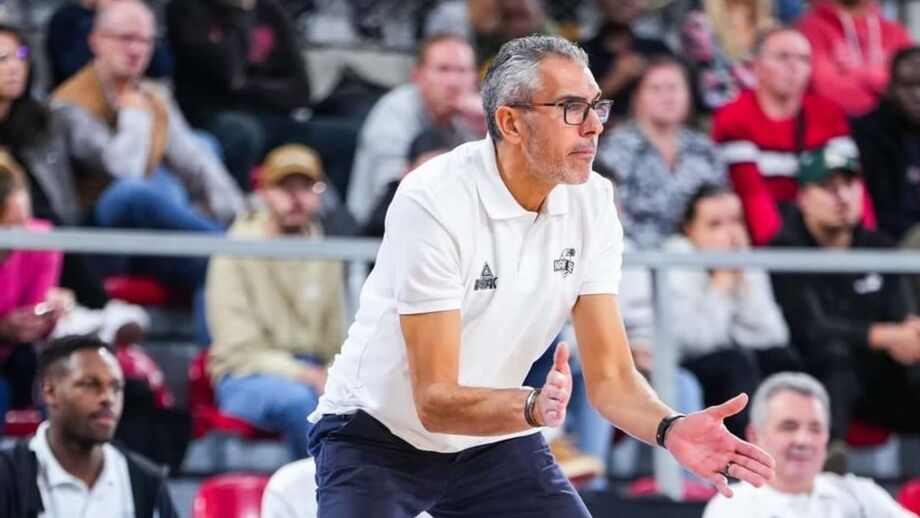 Philippe da Silva ao serviço do Nanterre, da primeira liga francesa
