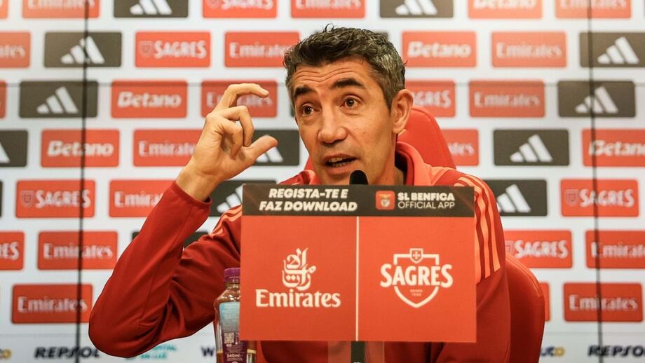 Treinador do Benfica explica-se em conferência de imprensa
