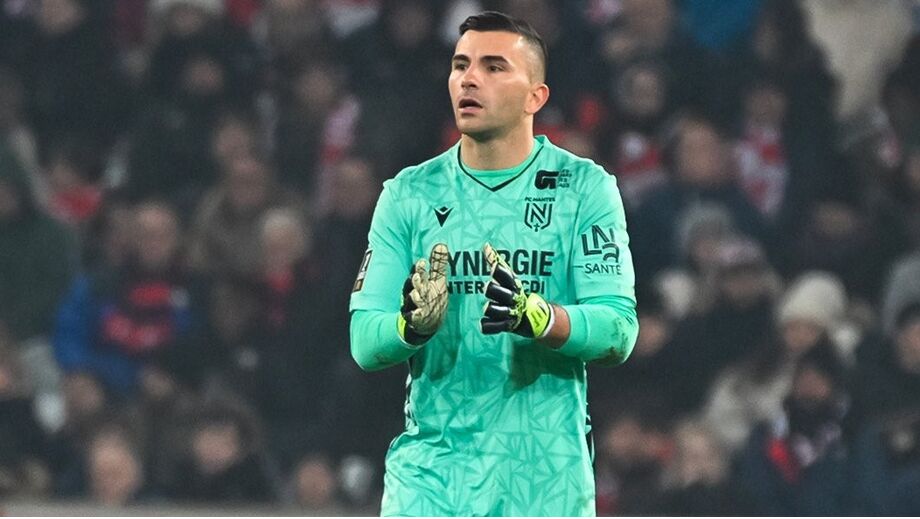 Guarda-redes: Anthony Lopes, 35 anos (Nantes)