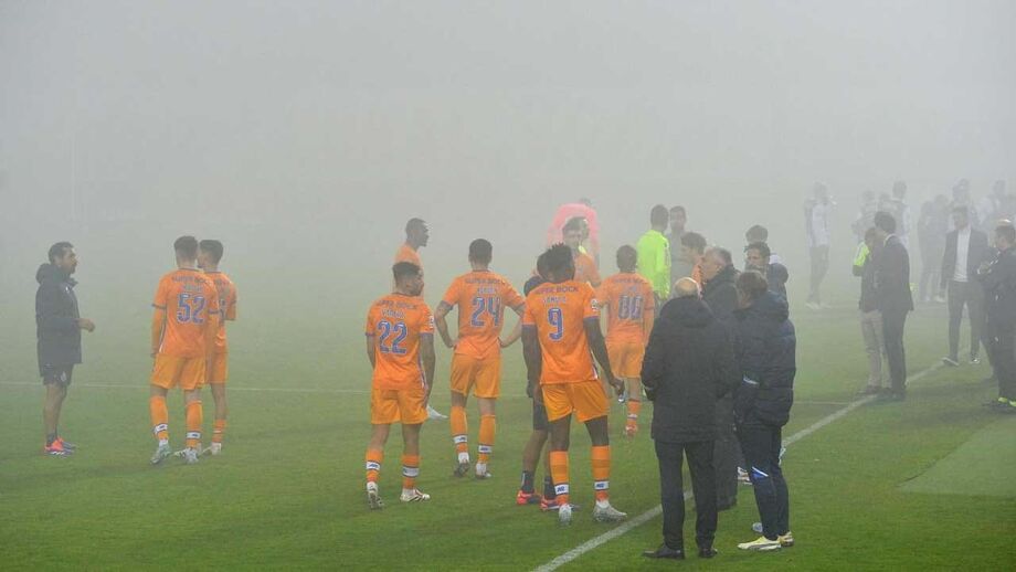A crónica dos 15 minutos do Nacional-FC Porto, 0-0: adiados pelo nevoeiro