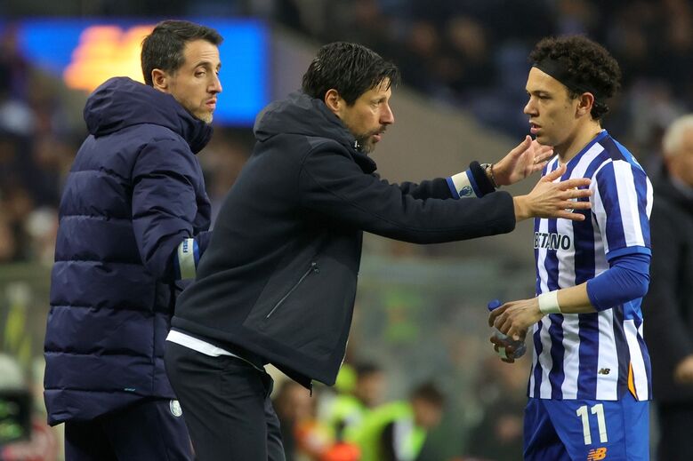 Vítor Bruno risca Pepê das opções