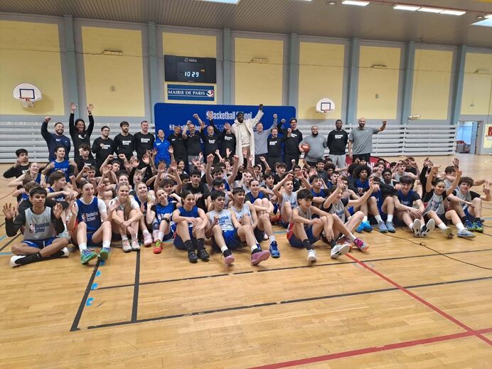 O último treino, que contou com a presença no final de Ian Mahinmi