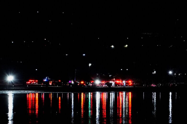 Colisão entre avião e helicóptero militar em Washington