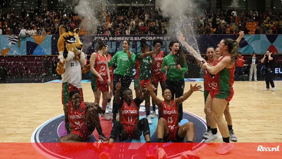 Marcelo Rebelo de Sousa felicita seleções de râguebi e de basquetebol feminino