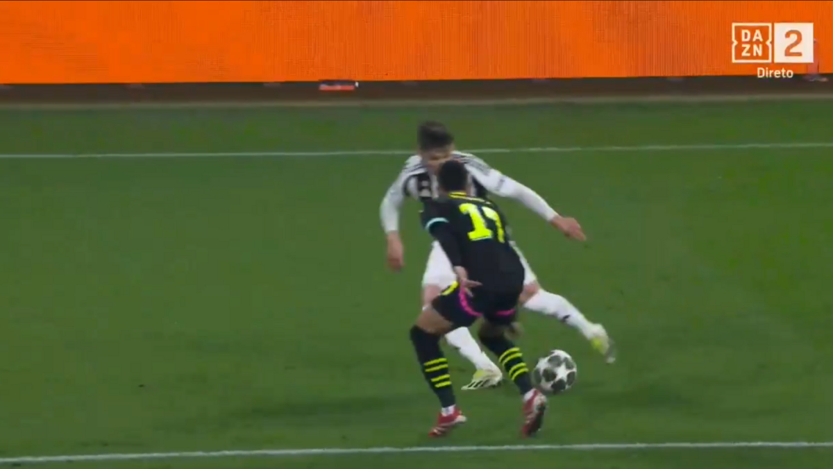 そして、Tudo FranciscoConceiçãoが取った：Juventus -Champions Leagueに勝利を与える入札でポルトガル人からの残忍な引き裂かれた