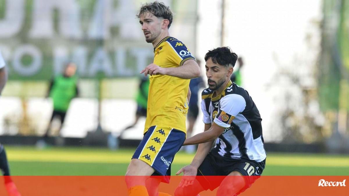 Estoril denuncia insultos racistas em jogo contra o Nacional