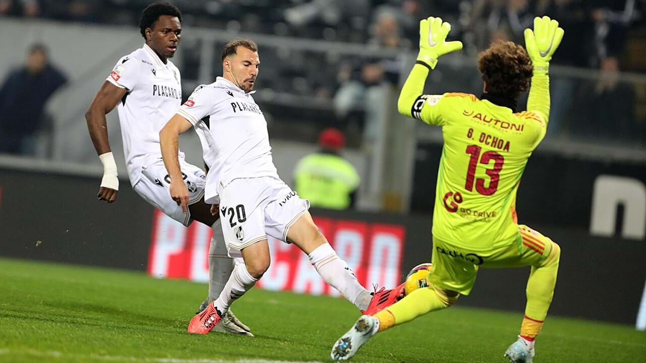 Samu já rematou para bater Ochoa pela primeira vez