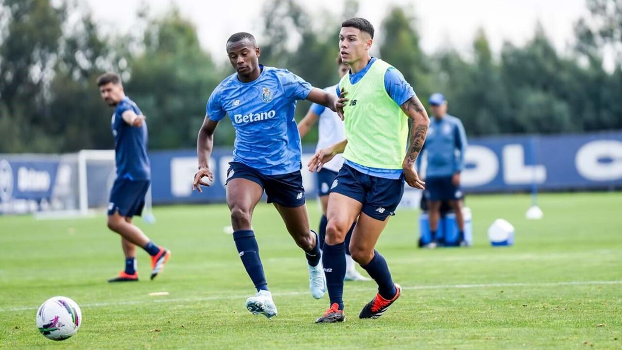 Tiago Djaló e Nehuén Pérez são  dois dos centrais  utilizados por  Martín Anselmi  no novo modelo  tático e têm estado  sob fogo cerrado  dos adeptos  portistas