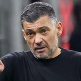 Sérgio Conceição sobrevive a nova reunião de emergência no Milan